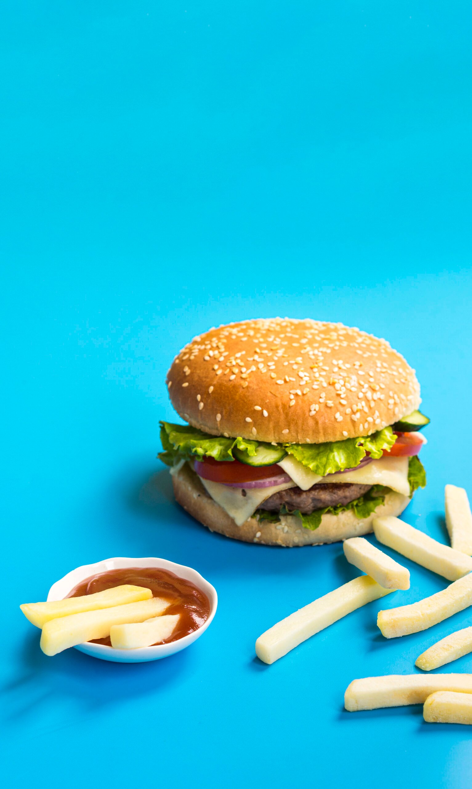 burger-french-fries-blue-background